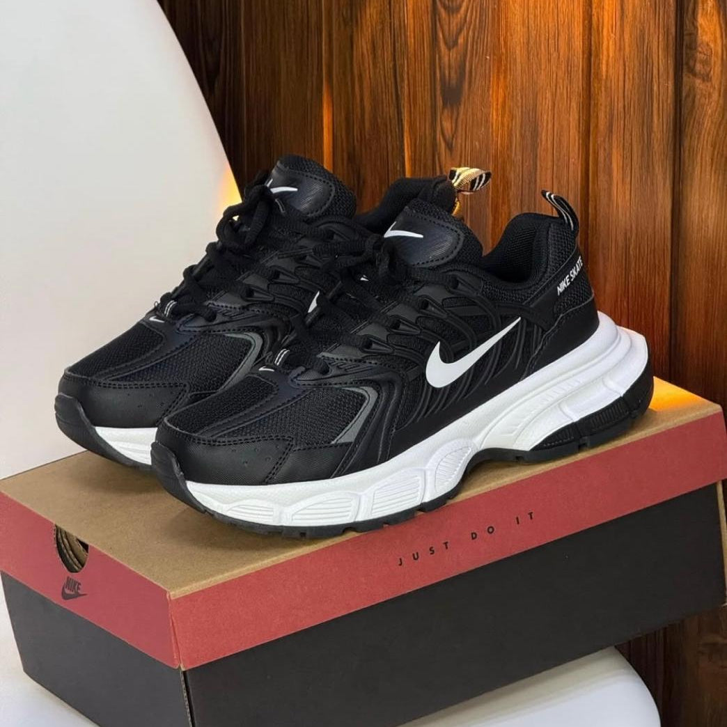 NIKE - STAKE UNISEX SUPER PROMO + PLANTILLA ORTOPEDICA GRATIS 🎁