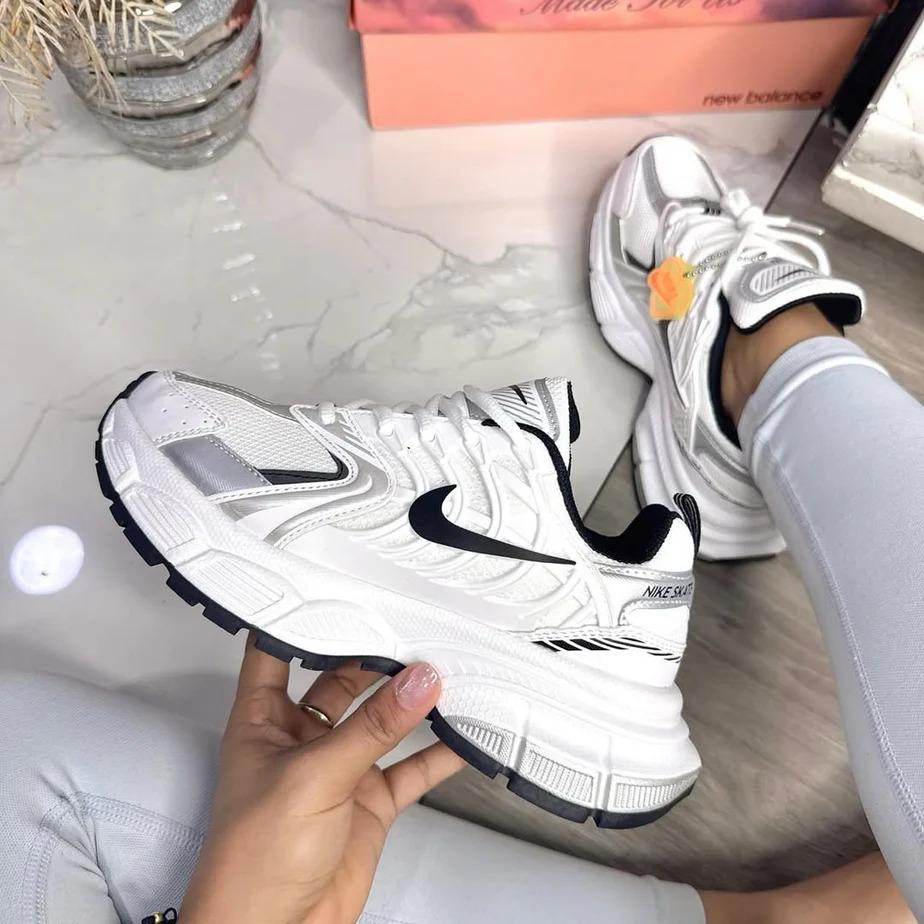 NIKE - STAKE UNISEX SUPER PROMO + PLANTILLA ORTOPEDICA GRATIS 🎁